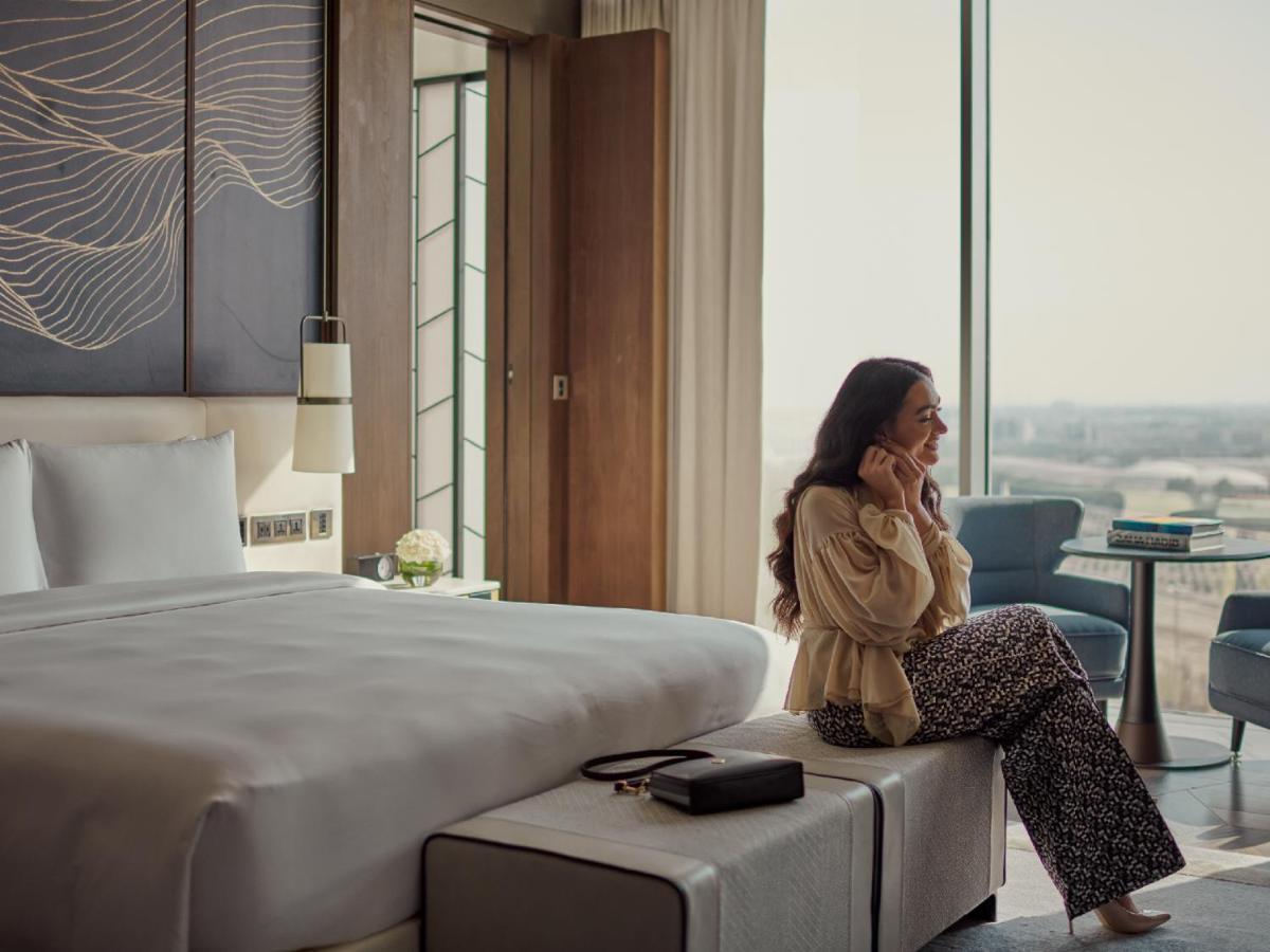 Готель Grand Hyatt Kuwait Kuwait City Екстер'єр фото A guest in a room at the hotel